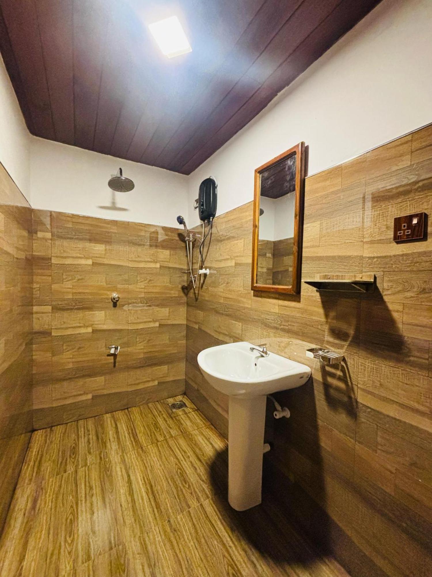 Woodholic Homestay Сигирия Экстерьер фото